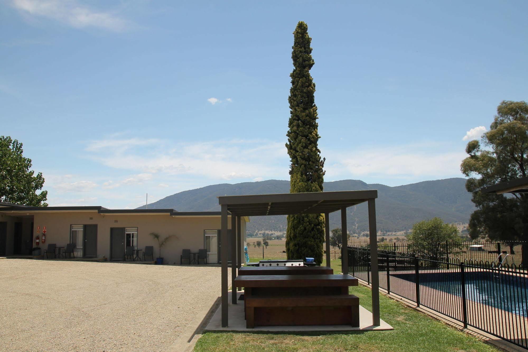 Mountain View Motel Corryong Kültér fotó