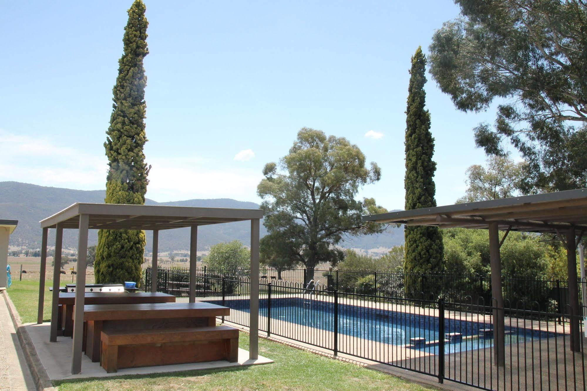 Mountain View Motel Corryong Kültér fotó