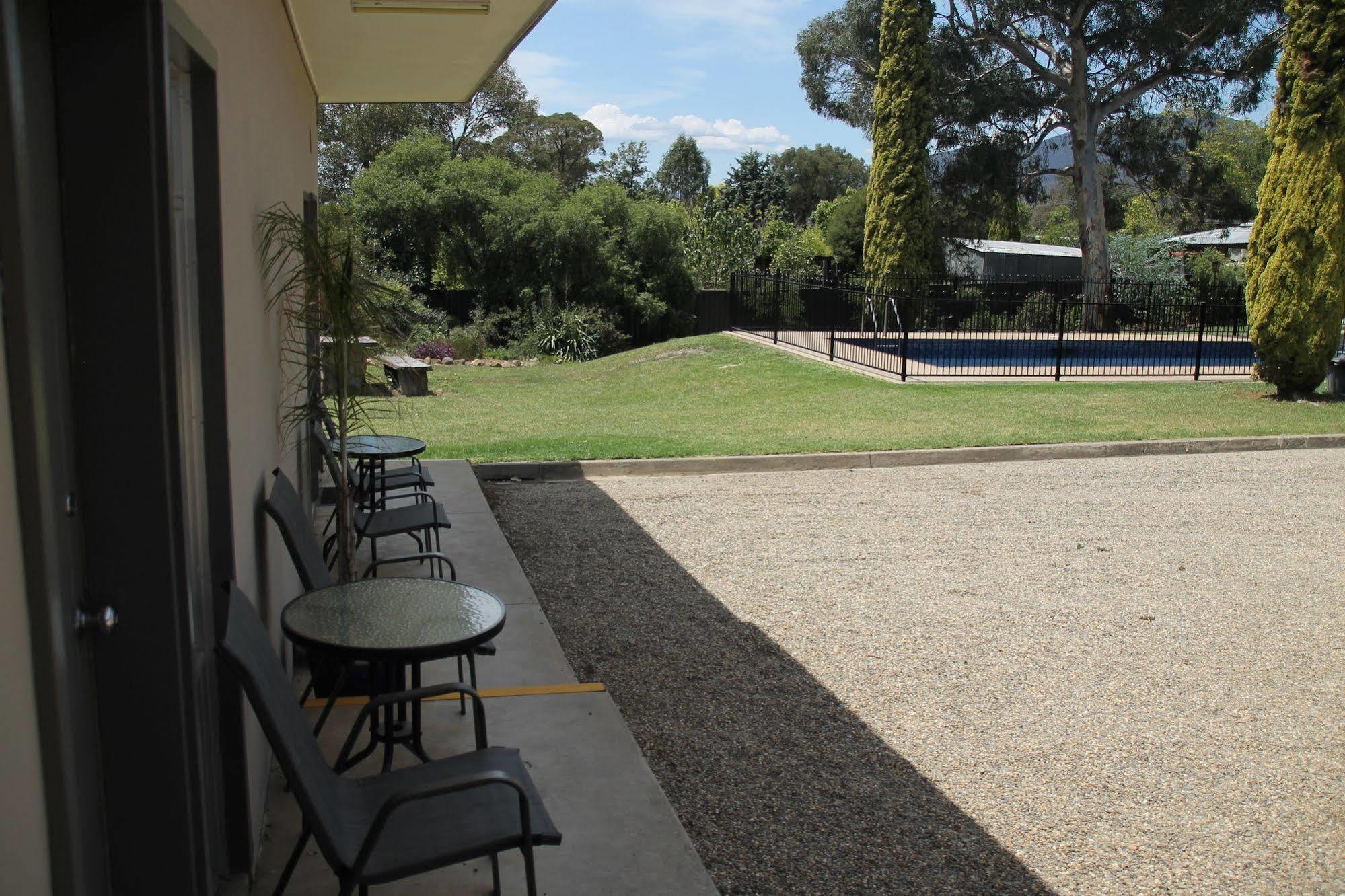 Mountain View Motel Corryong Kültér fotó