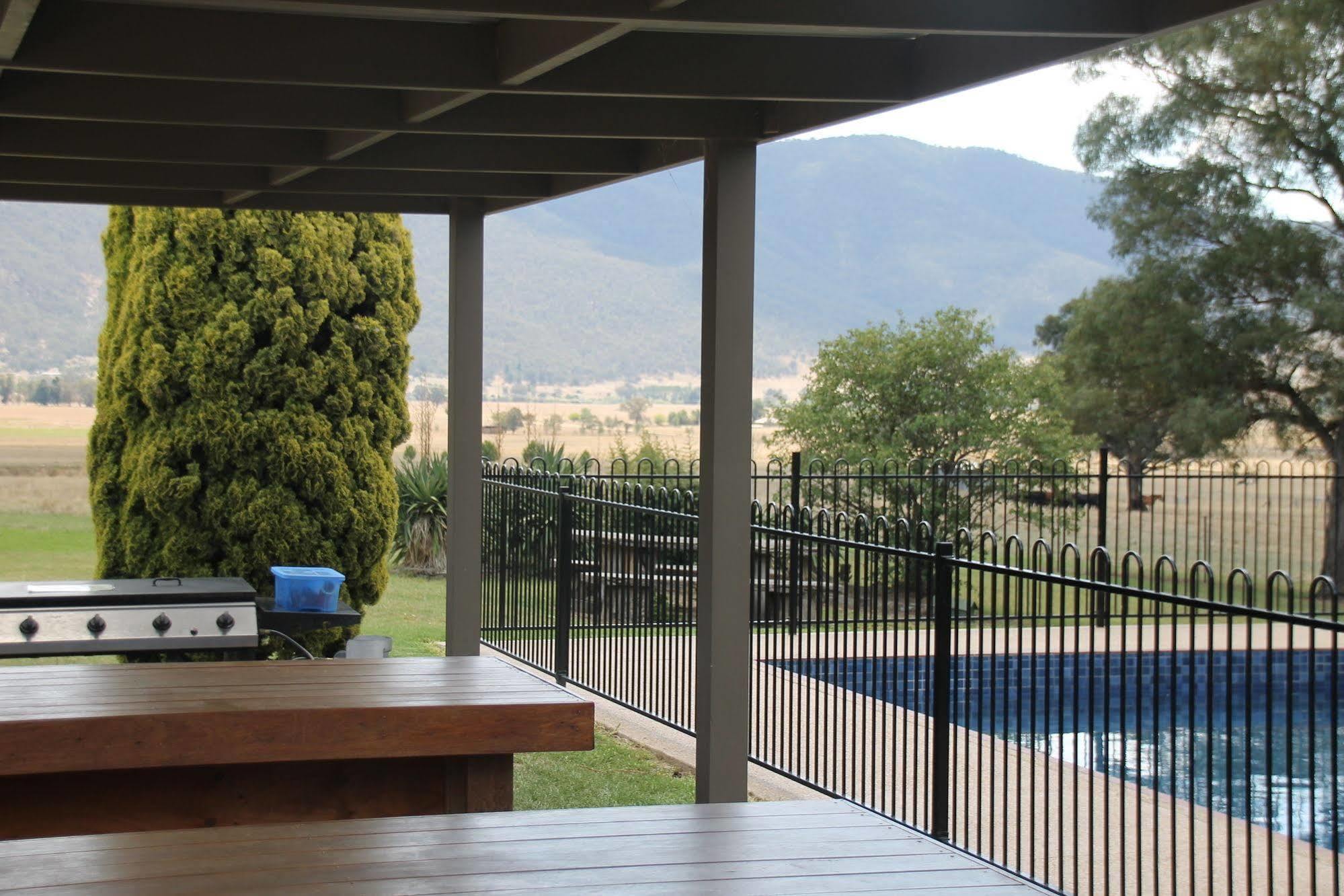 Mountain View Motel Corryong Kültér fotó
