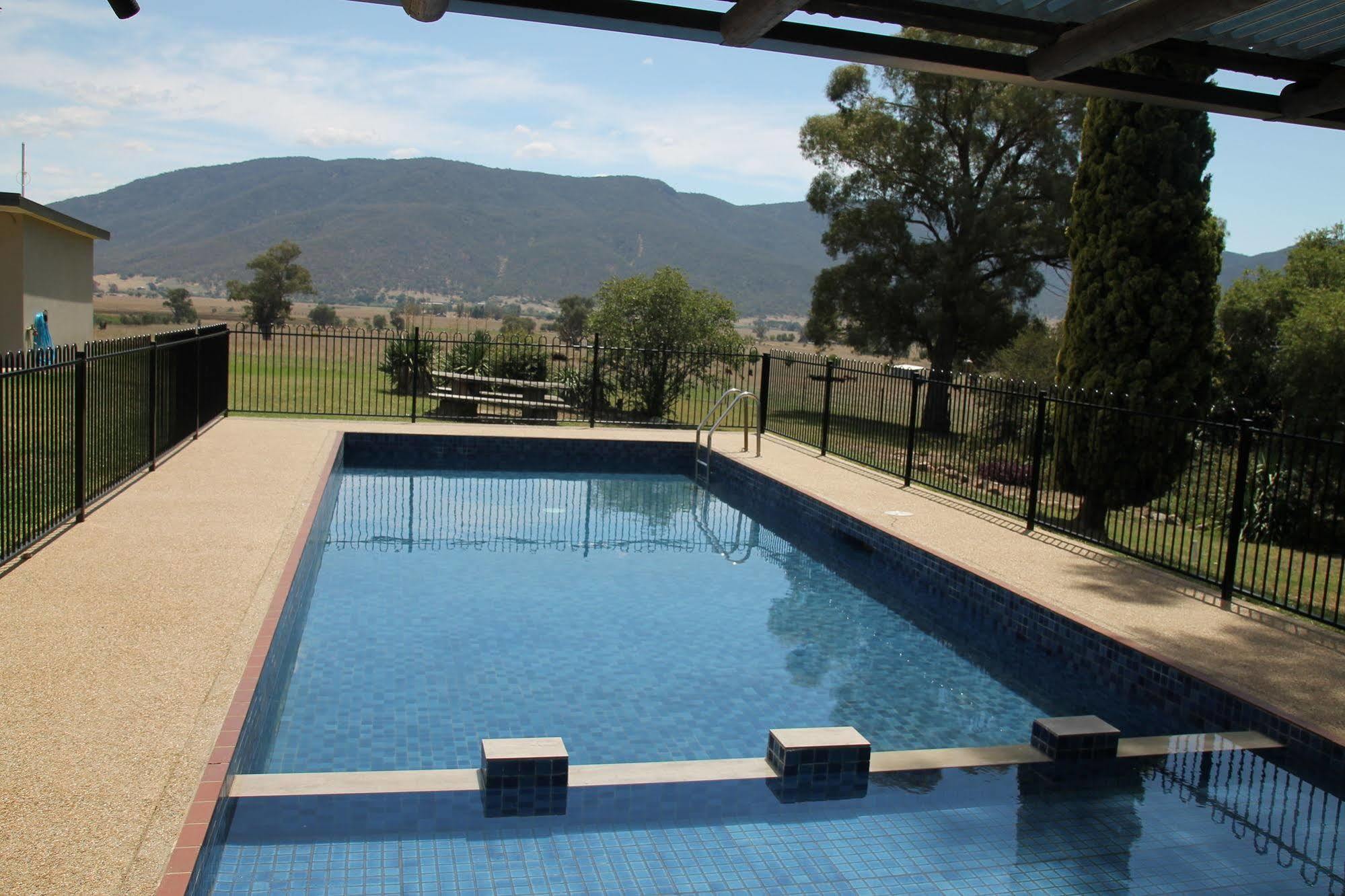 Mountain View Motel Corryong Kültér fotó